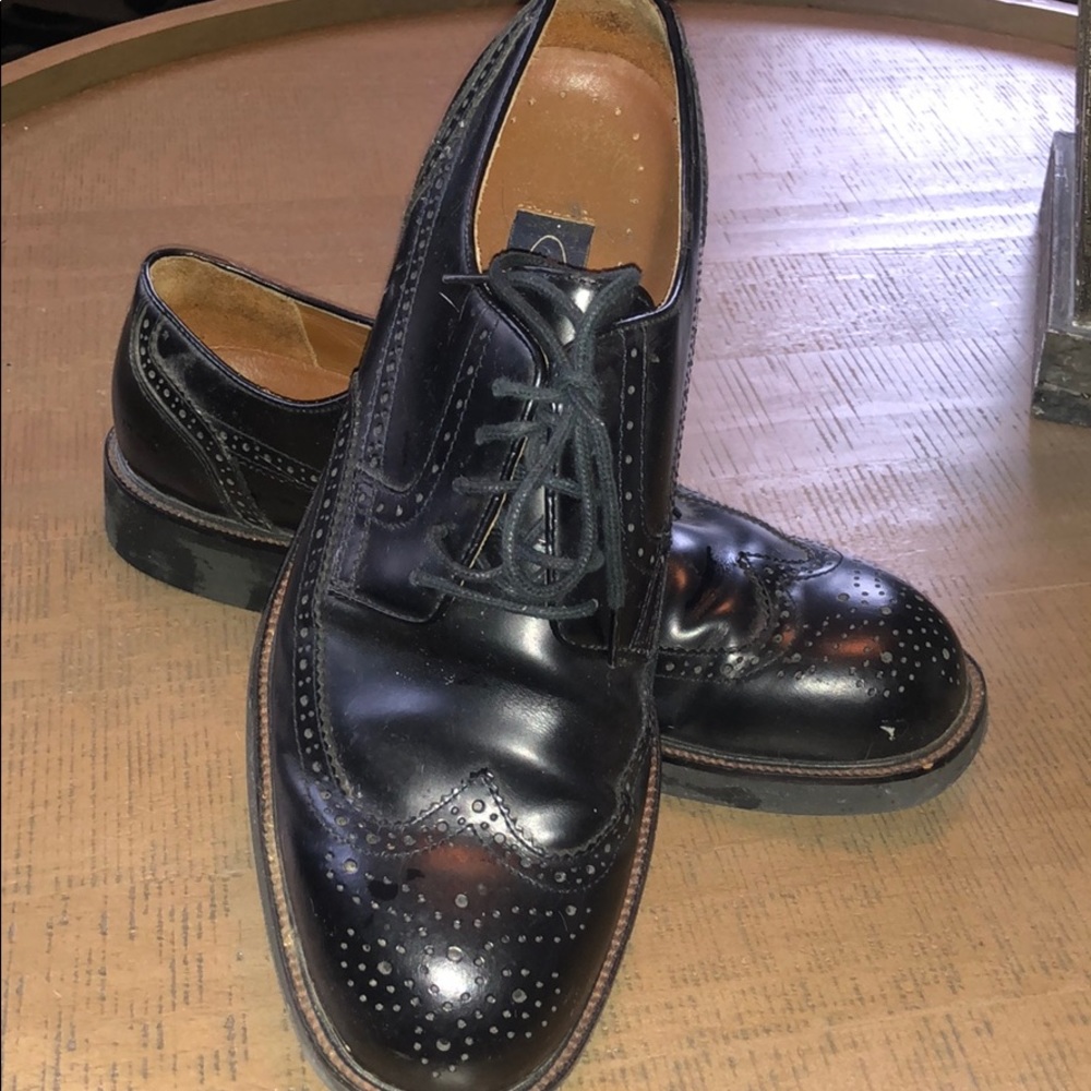 Men’s Rockport size 12 shoes.